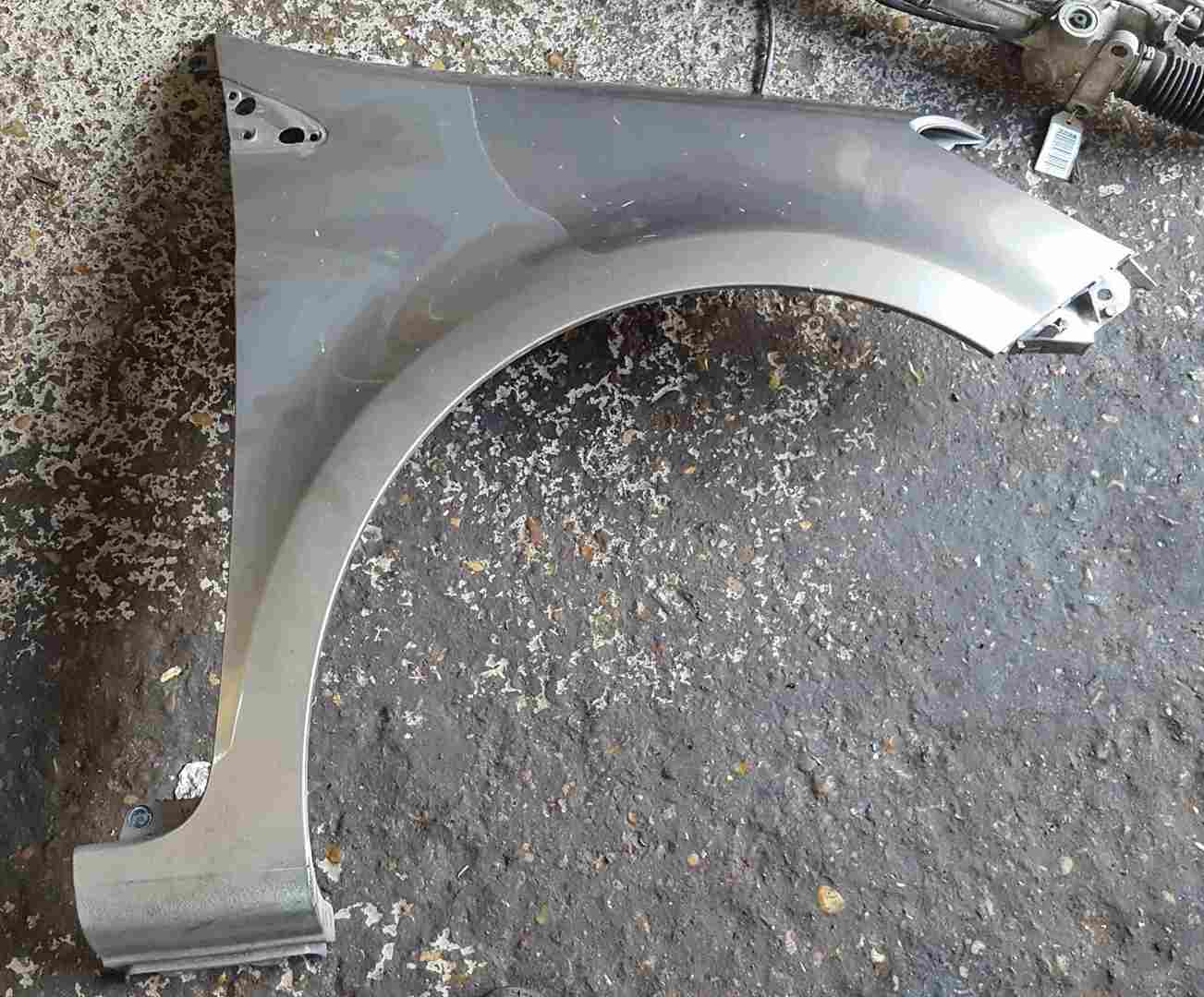 Thumb 2 Renault Clio MK3 2009-2012 Drivers Os Wing Gold Beige Tehnk 195