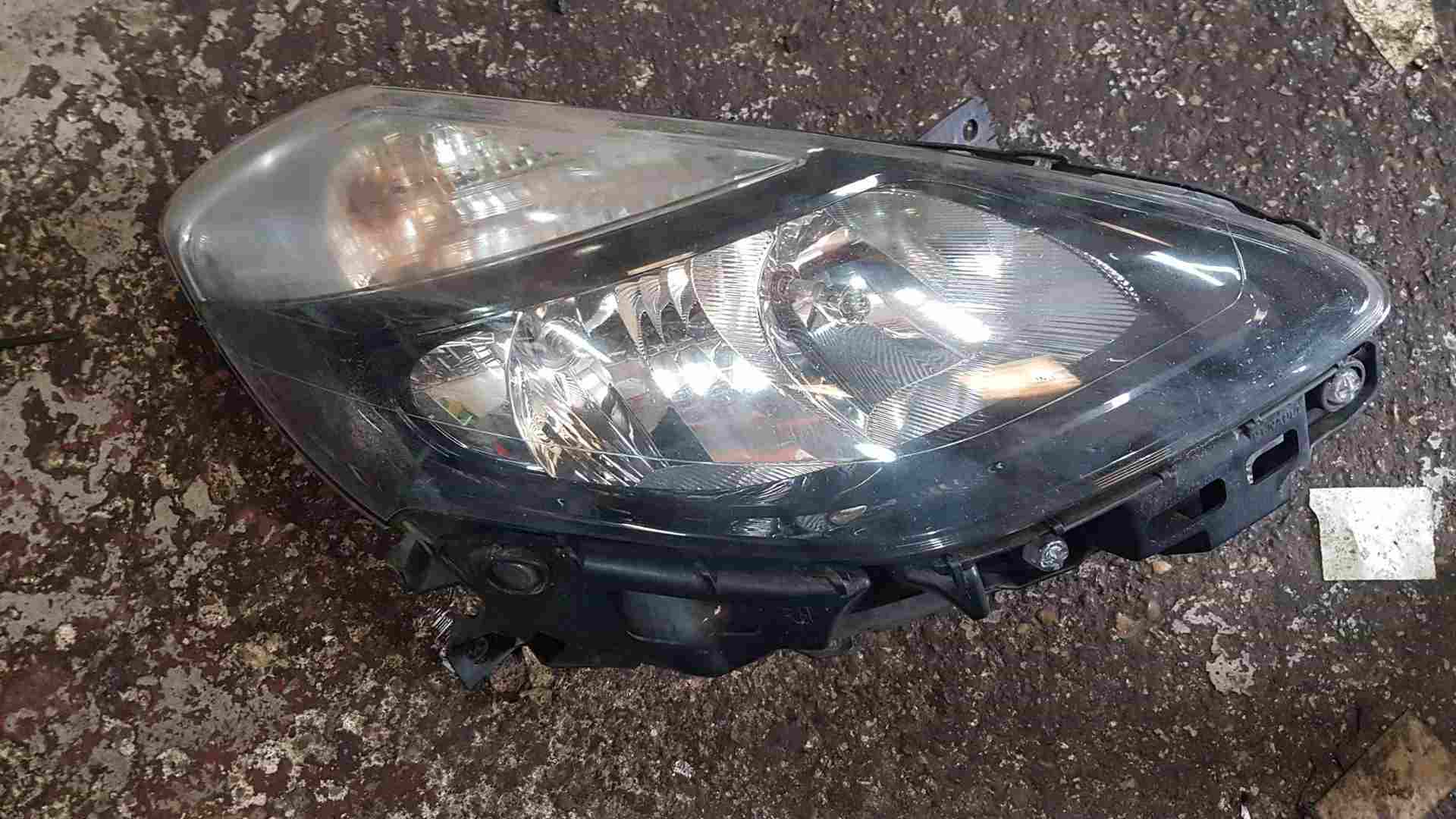 Renault Clio MK3 2009-2012 Drivers OSF Front Headlight Black Backing Cloudy