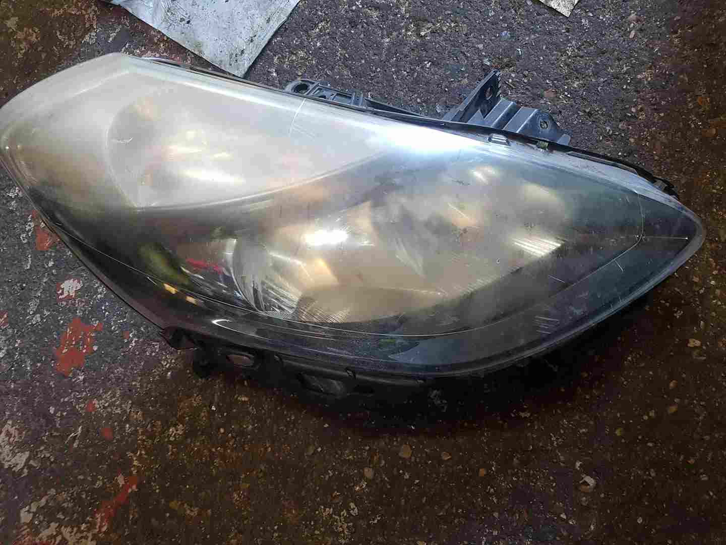 Renault Clio MK3 2009-2012 Drivers OSF Front Headlight Black Backing Cloudy