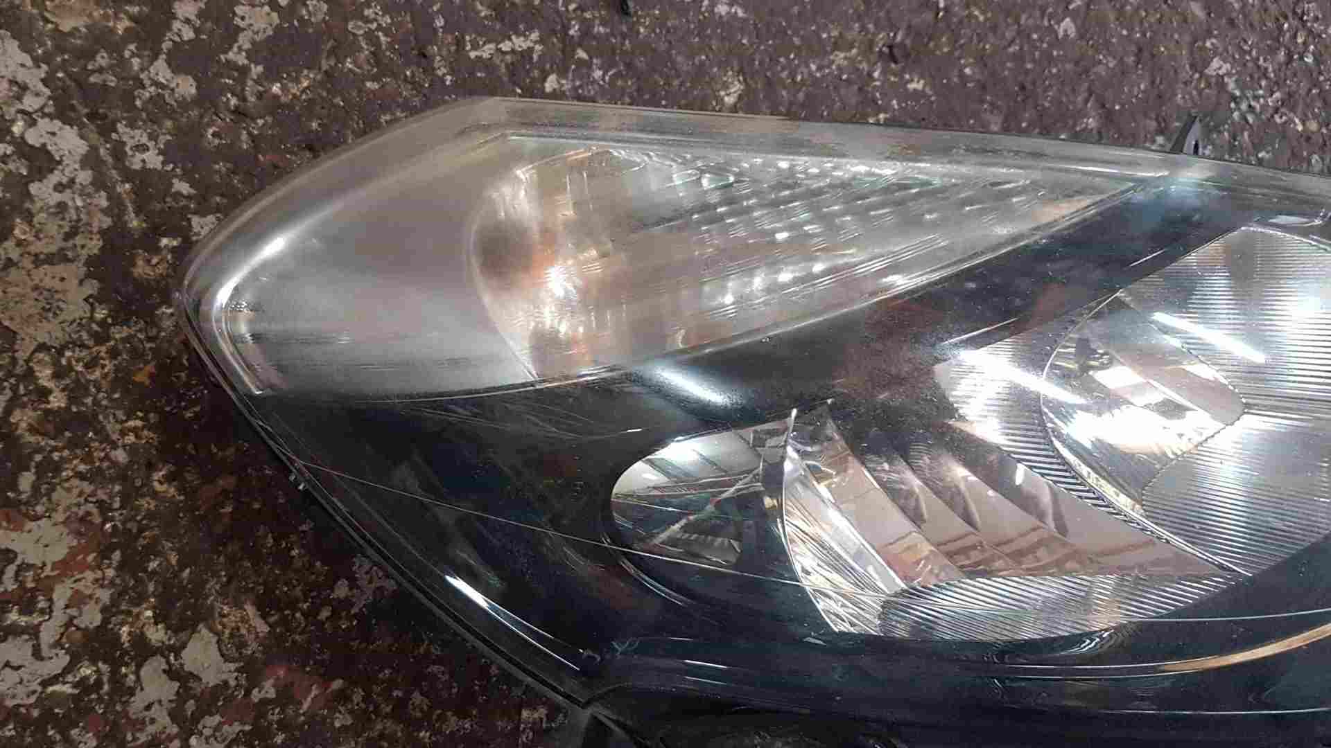 Thumb 2 Renault Clio MK3 2009-2012 Drivers OSF Front Headlight Black Backing Cloudy