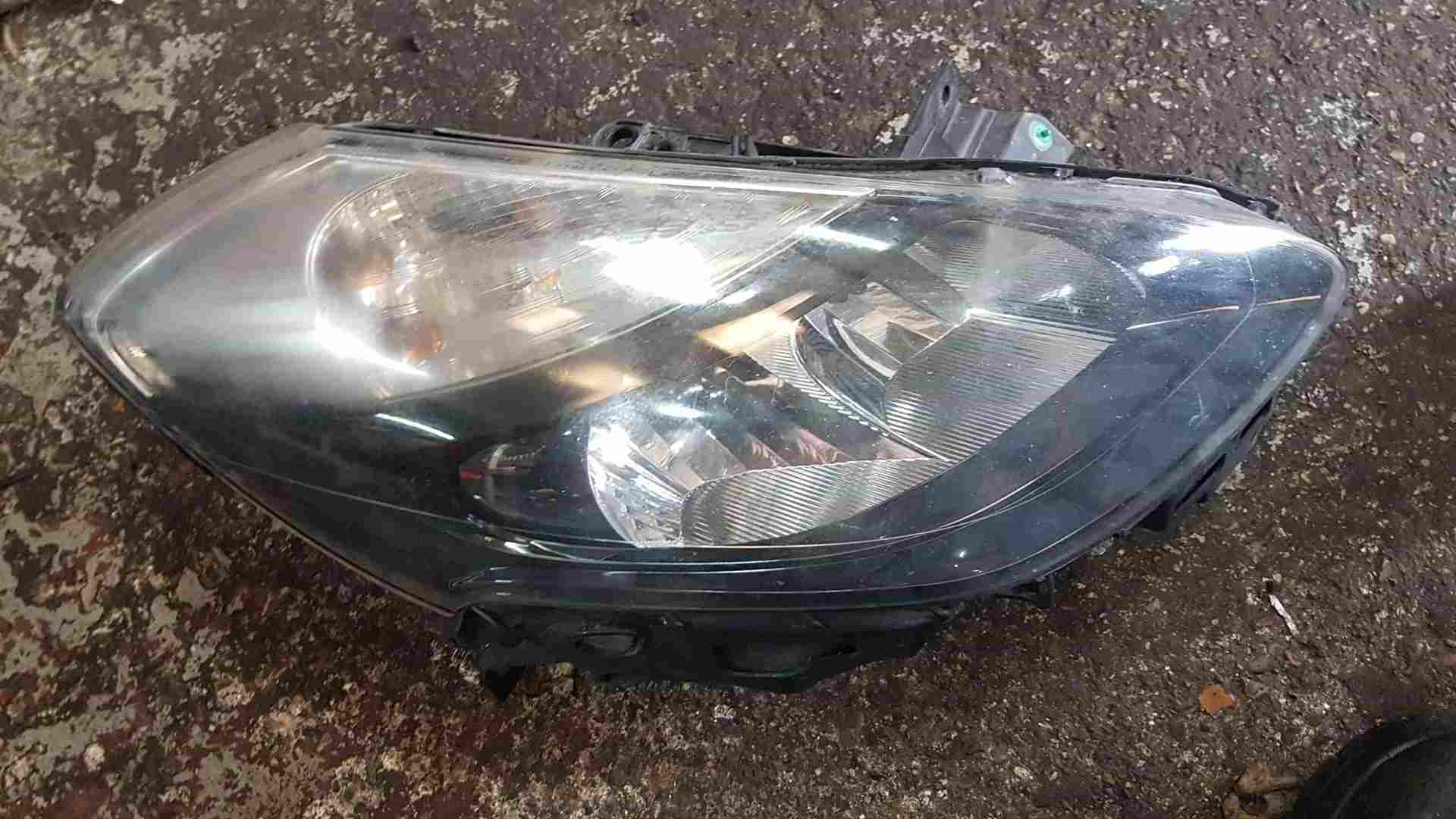 Thumb 7 Renault Clio MK3 2009-2012 Drivers OSF Front Headlight Black Backing Cloudy
