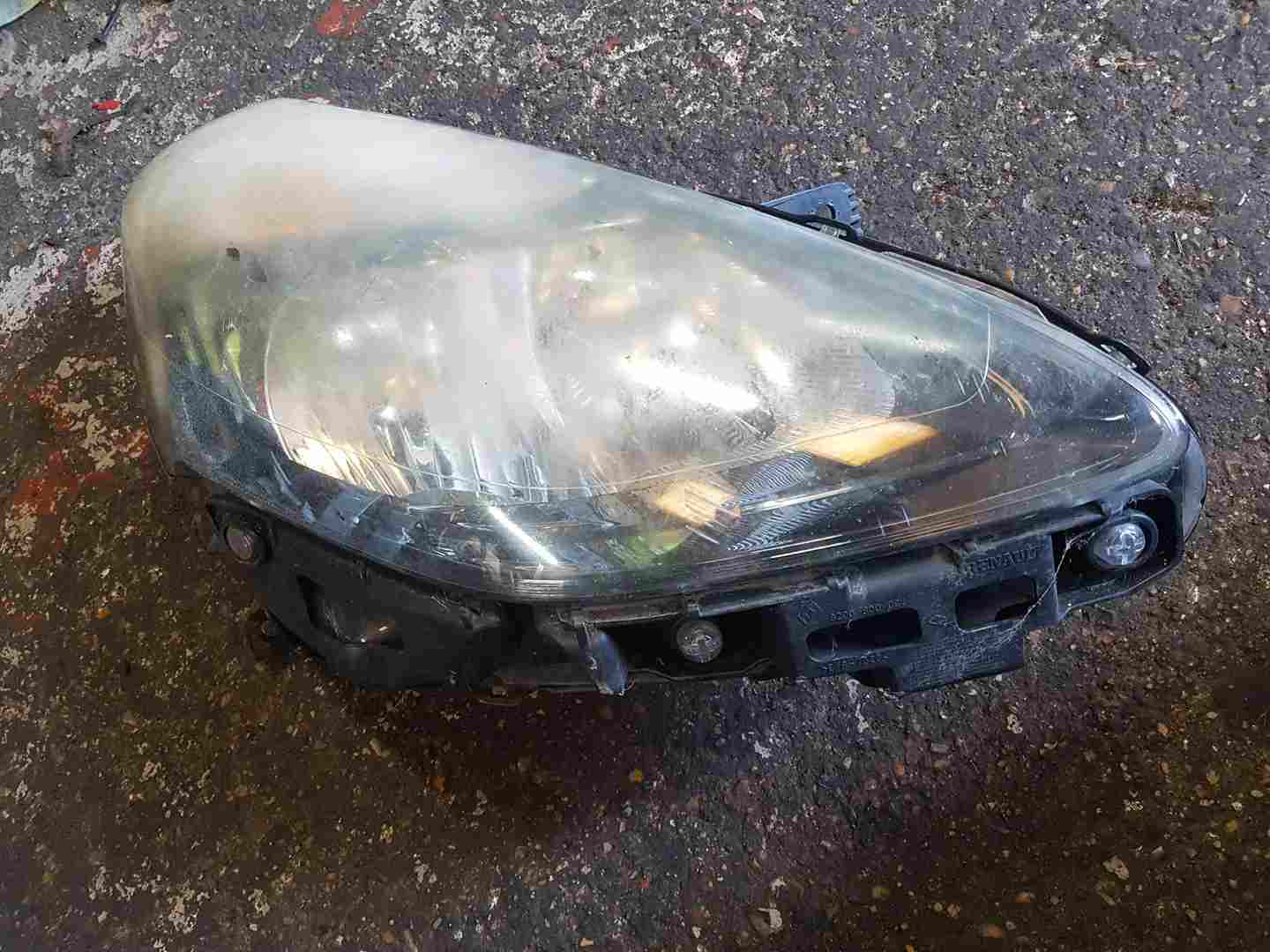 Thumb 5 Renault Clio MK3 2009-2012 Drivers OSF Front Headlight Black Backing Cloudy
