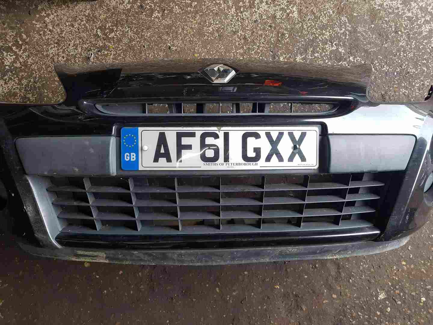 Thumb 4 Renault Clio MK3 2009-2012 Front Bumper Black 676 185