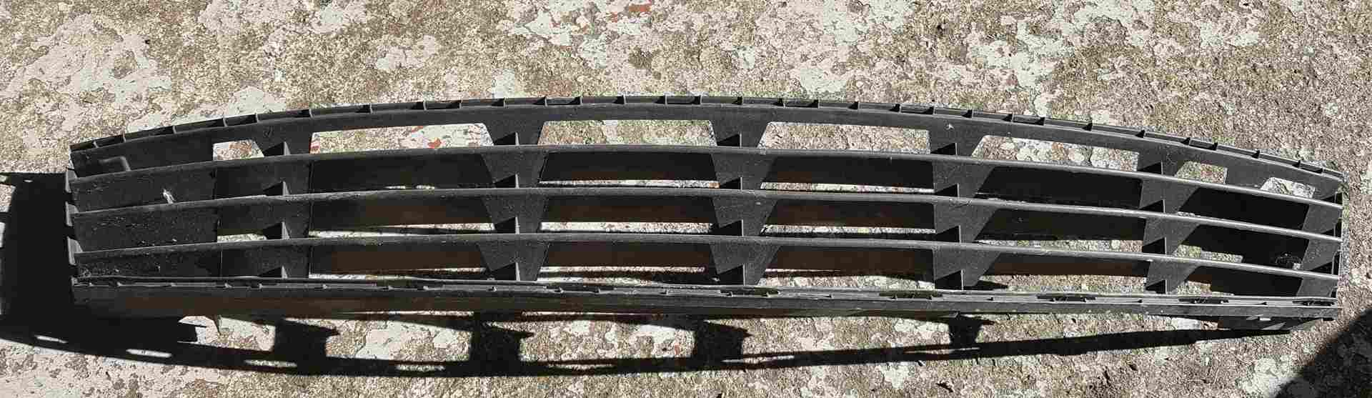 Renault Clio MK3 2009-2012 Front Bumper Bottom Grill Grille Insert Plastic