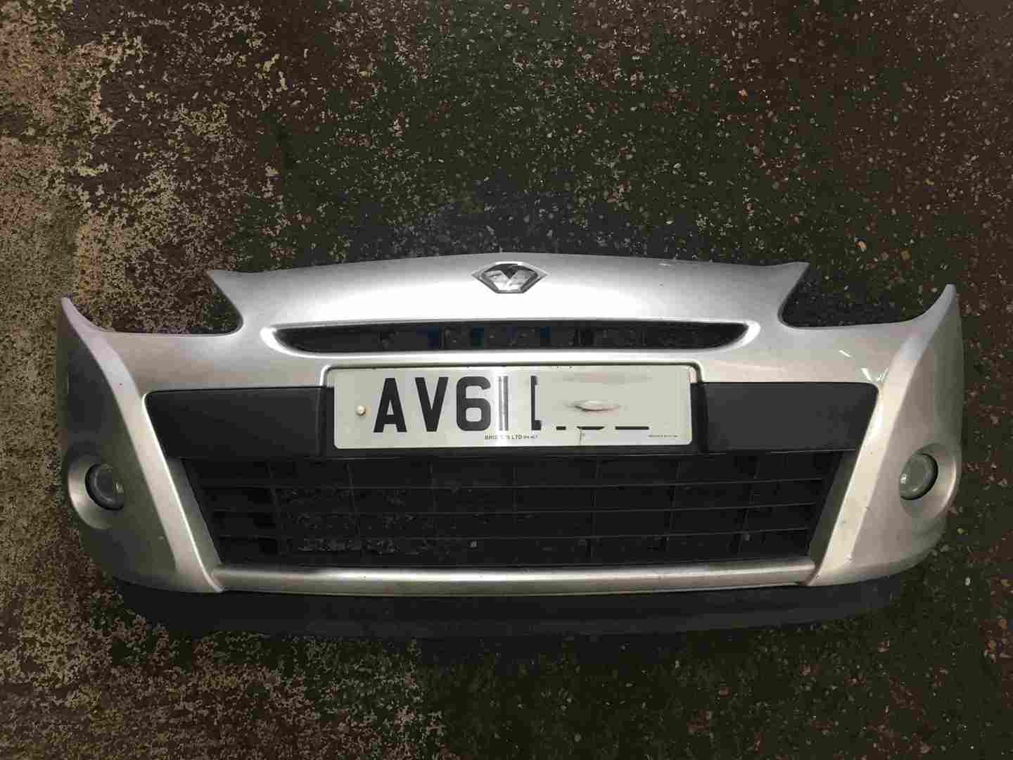 Renault Clio MK3 2009-2012 Front Bumper Silver TED69 185