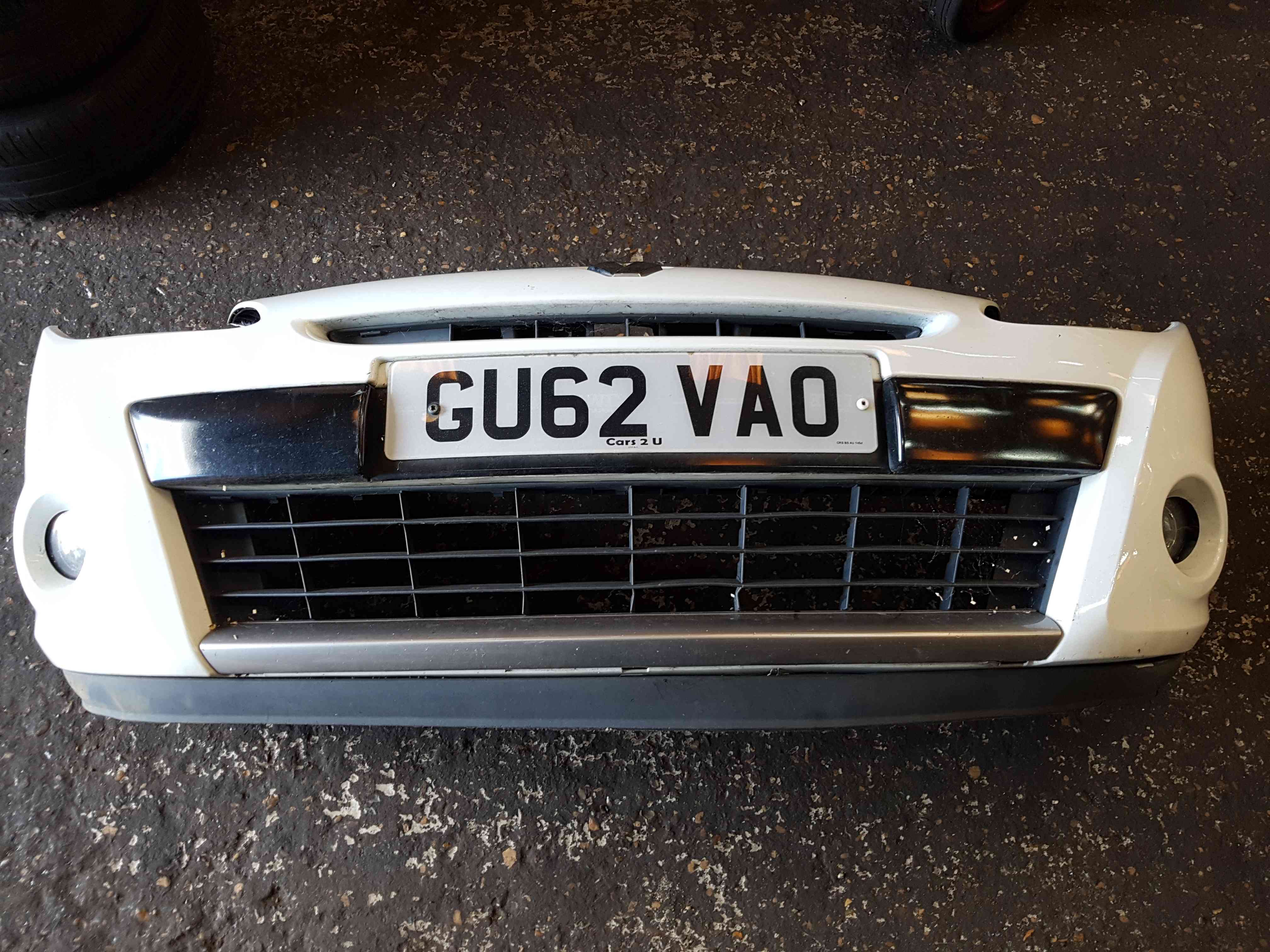 Thumb 2 Renault Clio MK3 2009-2012 Front Bumper White Ov369 195