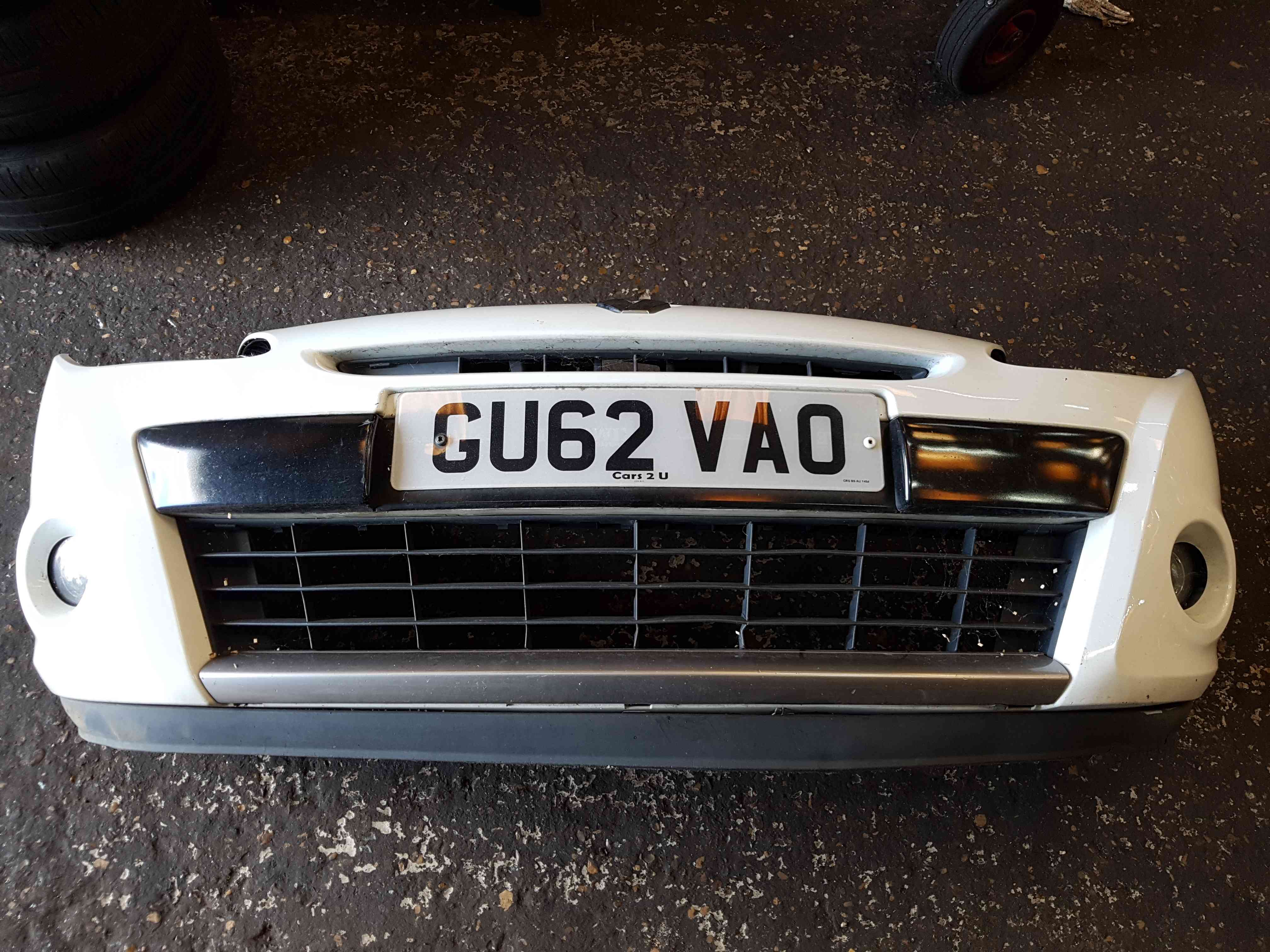 Thumb 3 Renault Clio MK3 2009-2012 Front Bumper White Ov369 195