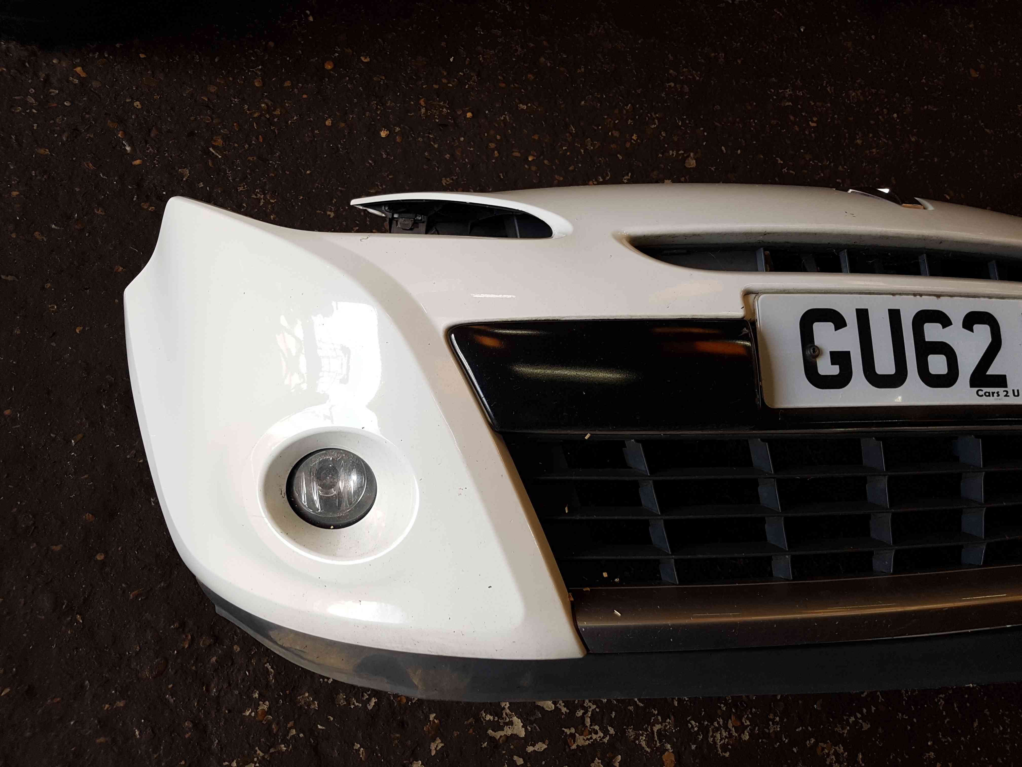 Thumb 4 Renault Clio MK3 2009-2012 Front Bumper White Ov369 195