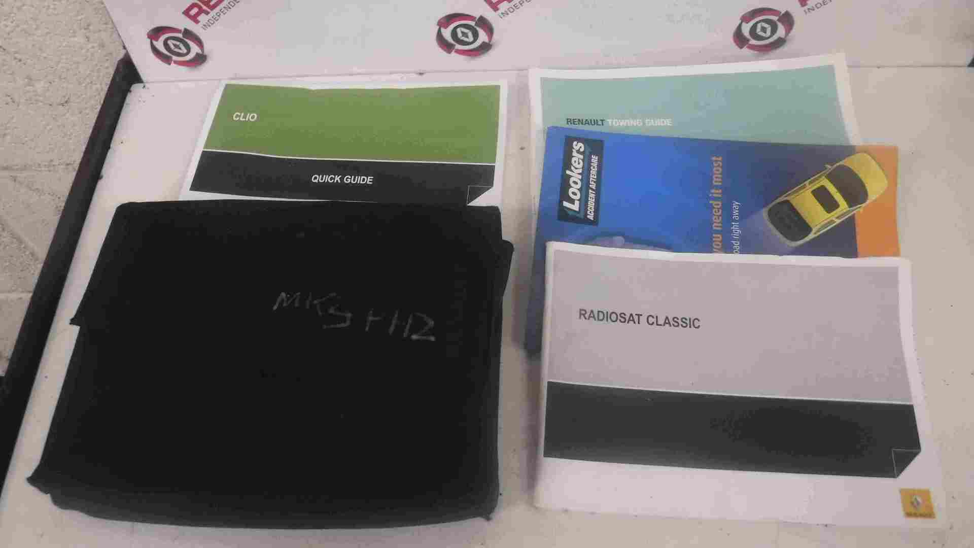 Renault Clio MK3 2009-2012 Handbook Documents + Wallet