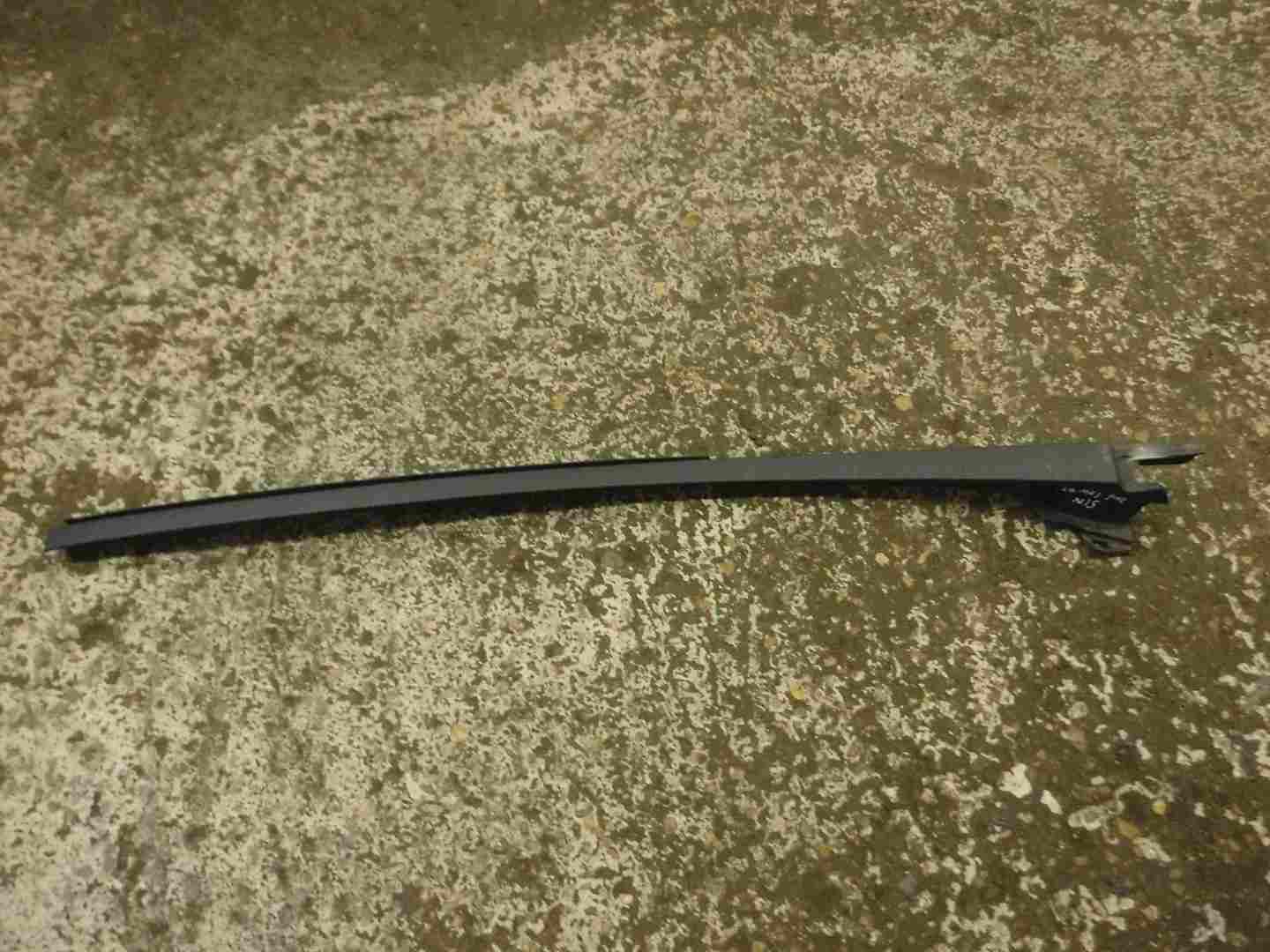 Renault Clio MK3 2009-2012 Passenger NS Windscreen Plastic Rubber Seal Window