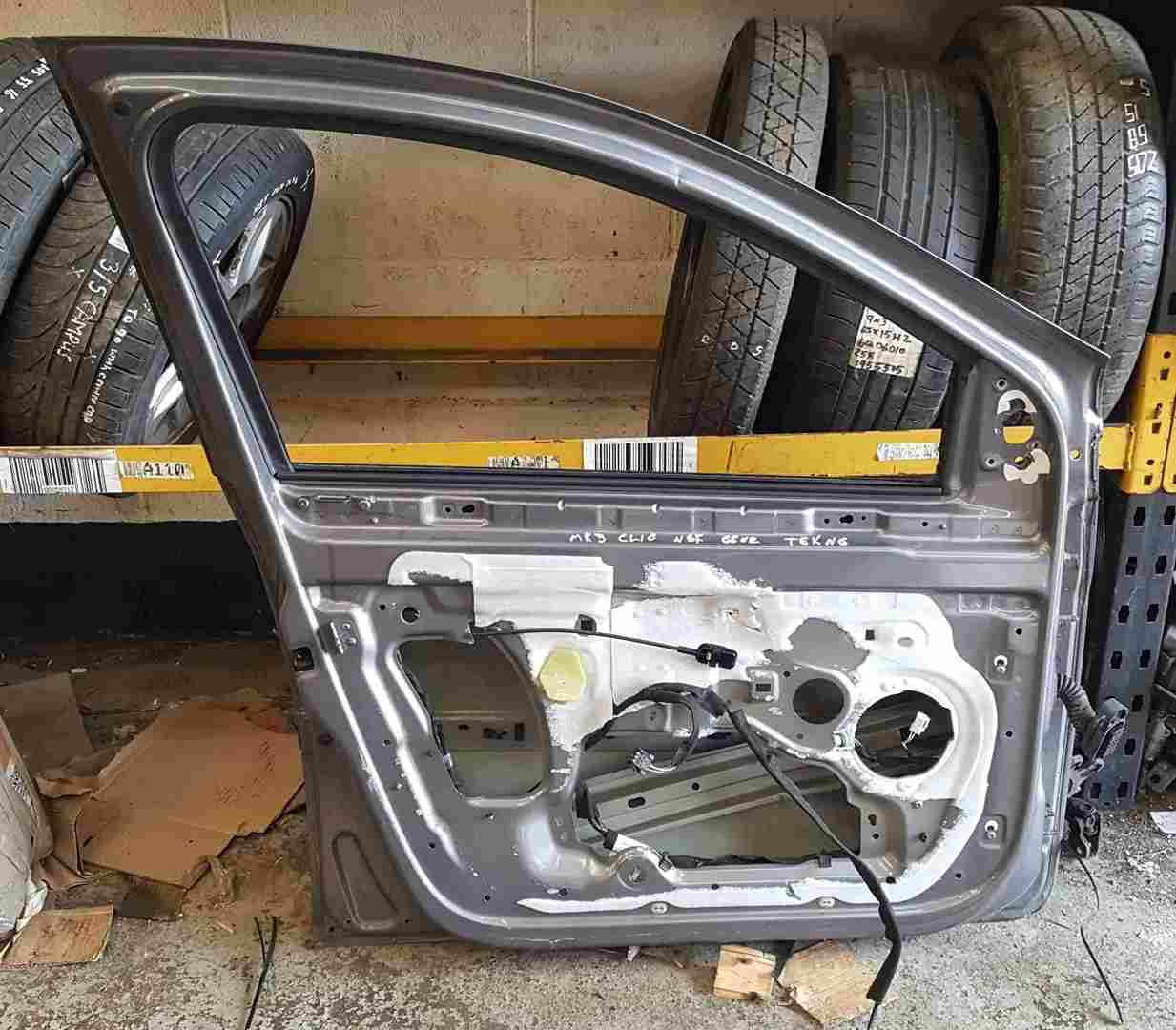 Thumb 2 Renault Clio MK3 2009-2012 Passenger NSF Front Door Grey TEKNG 5dr
