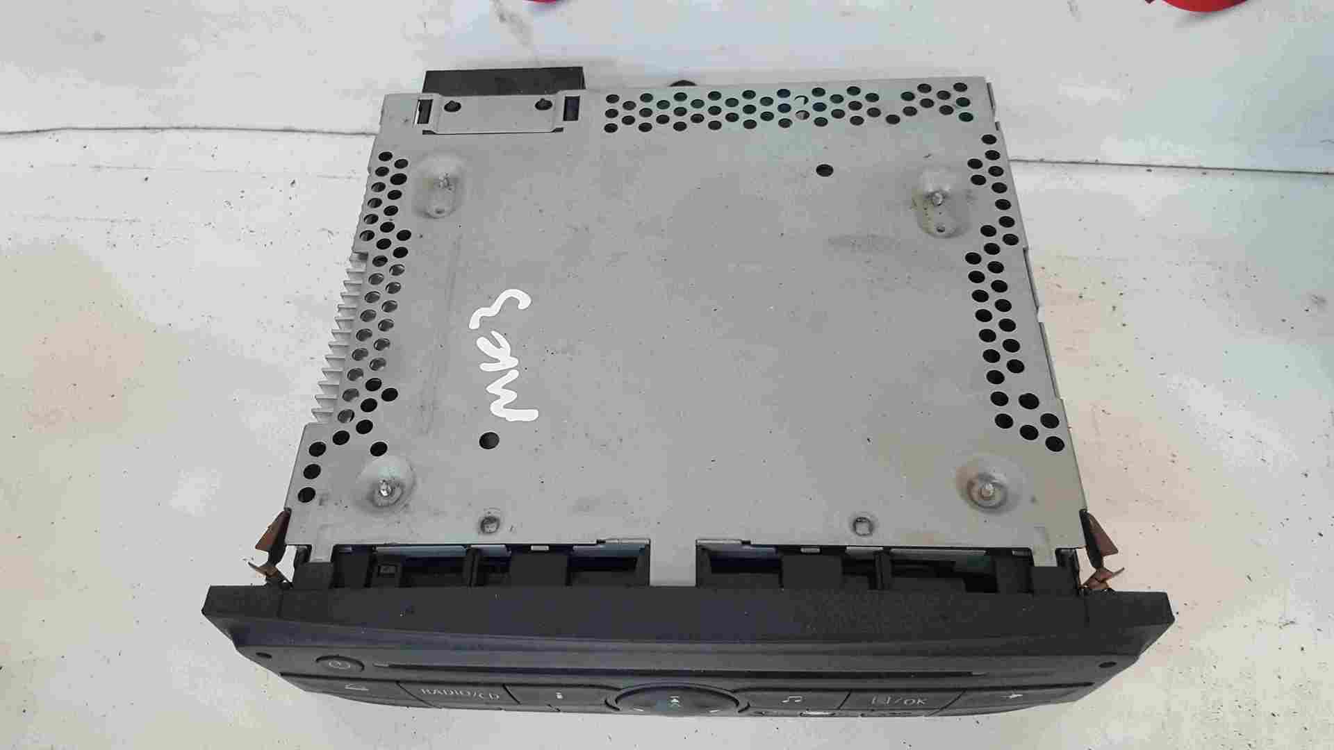 Thumb 2 Renault Clio MK3 2009-2012 Radio Cd Player Sat Nav 281150038R