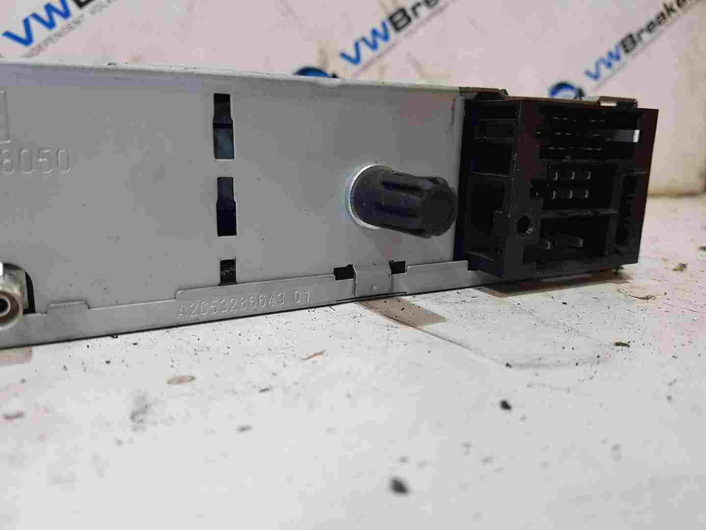 Thumb 2 Renault Clio MK3 2009-2012 Radio Stereo Cd Player 281150038R