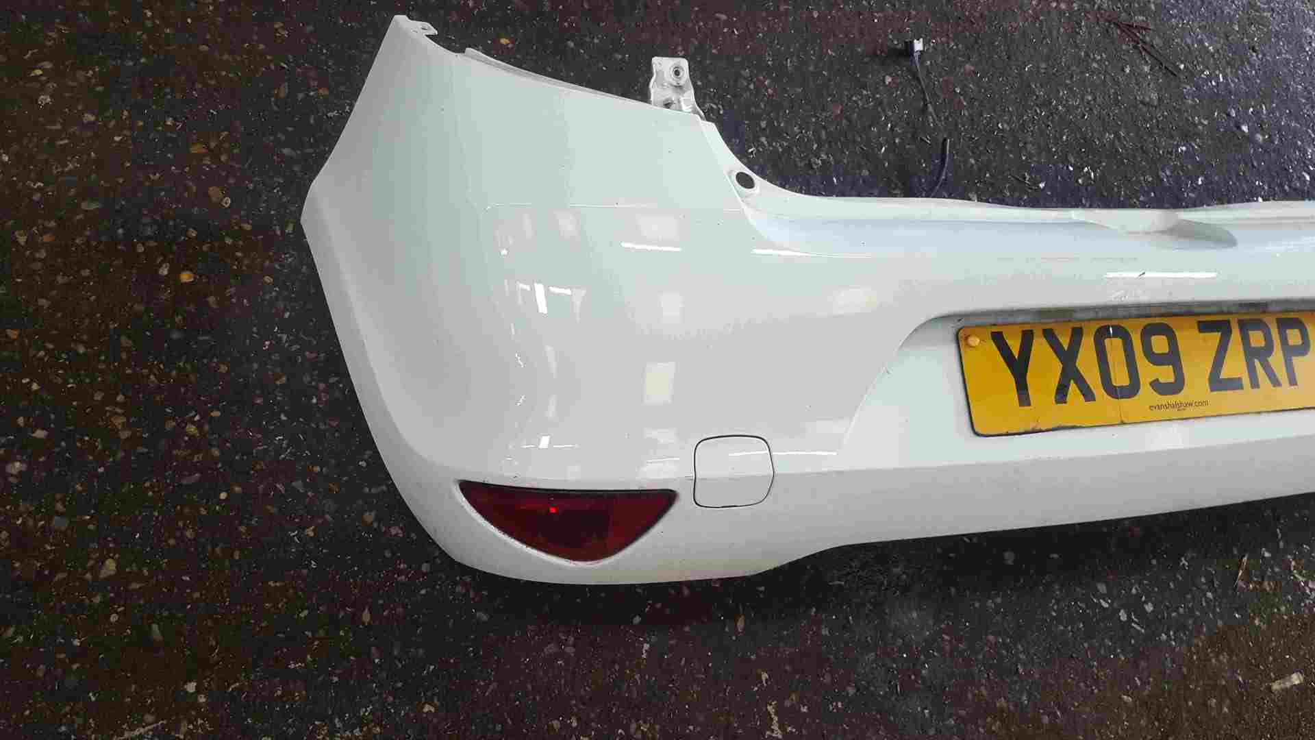 Thumb 3 Renault Clio MK3 2009-2012 Rear Bumper White OV369