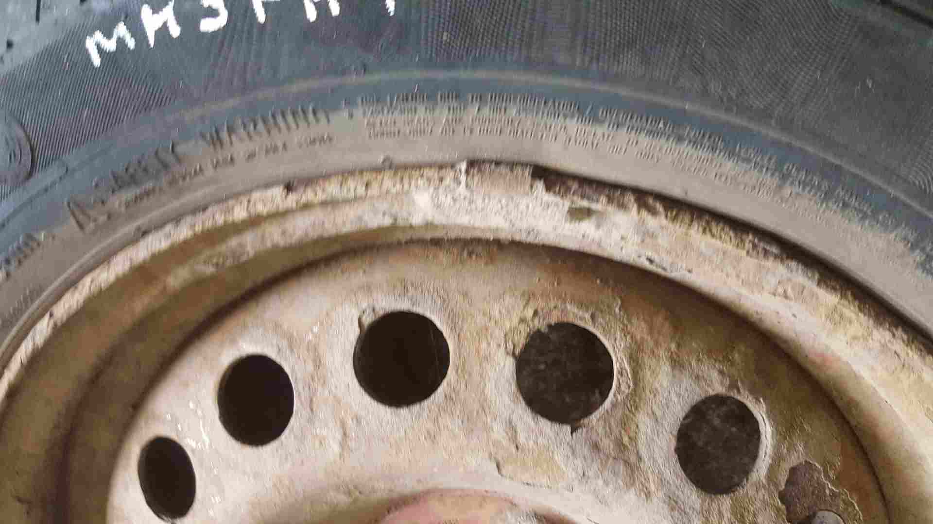 Renault Clio MK3 2009-2012 Steel Wheel RIM + Tyre 185 60 15 7Mm Tread 3/5