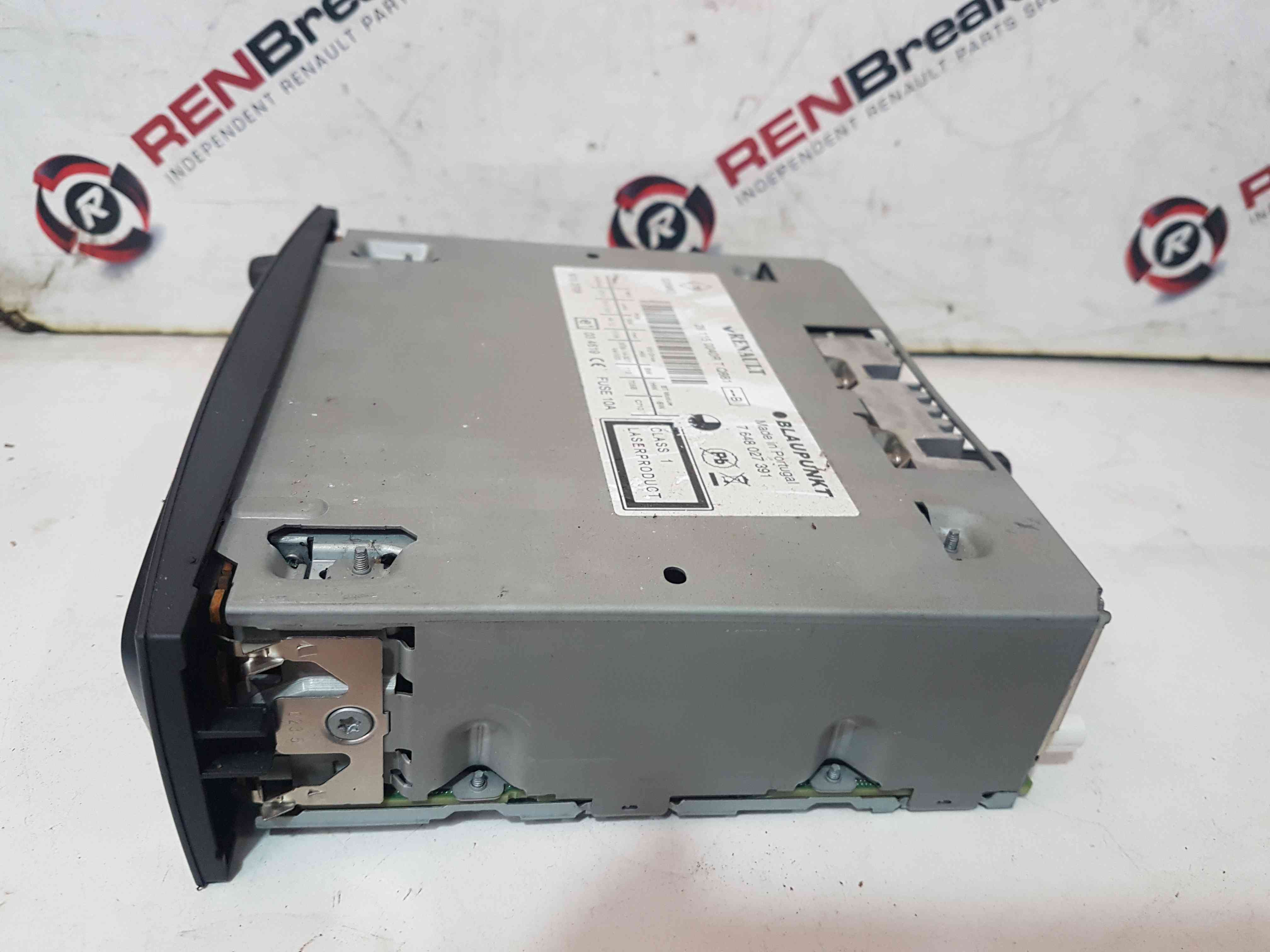 Thumb 4 Renault Clio MK3 2009-2012 TOM Tom SAT Nav Cd Player Radio + Code 281150040R