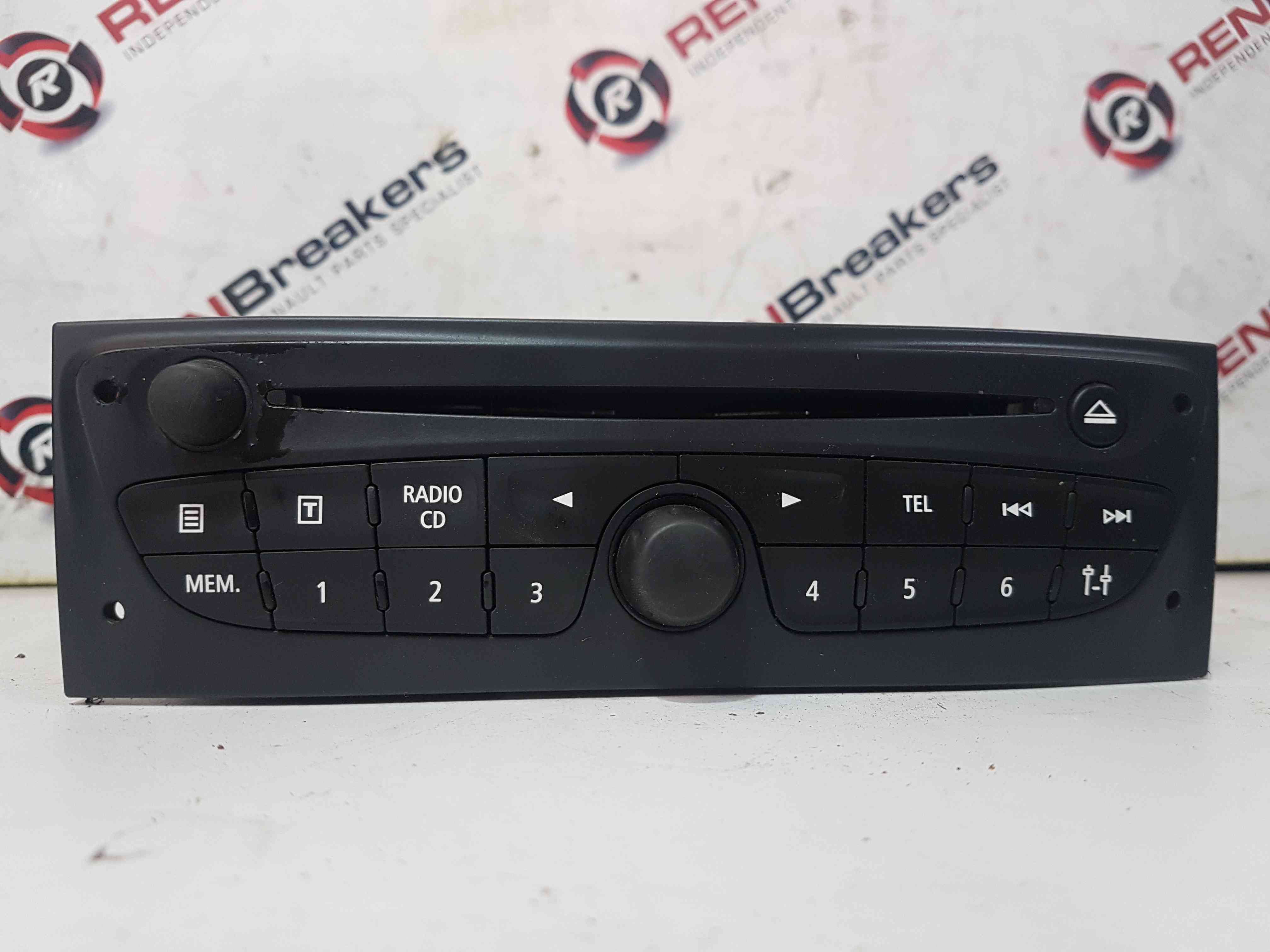 Renault Clio MK3 2009-2012 TOM Tom SAT Nav Cd Player Radio + Code 281150040R