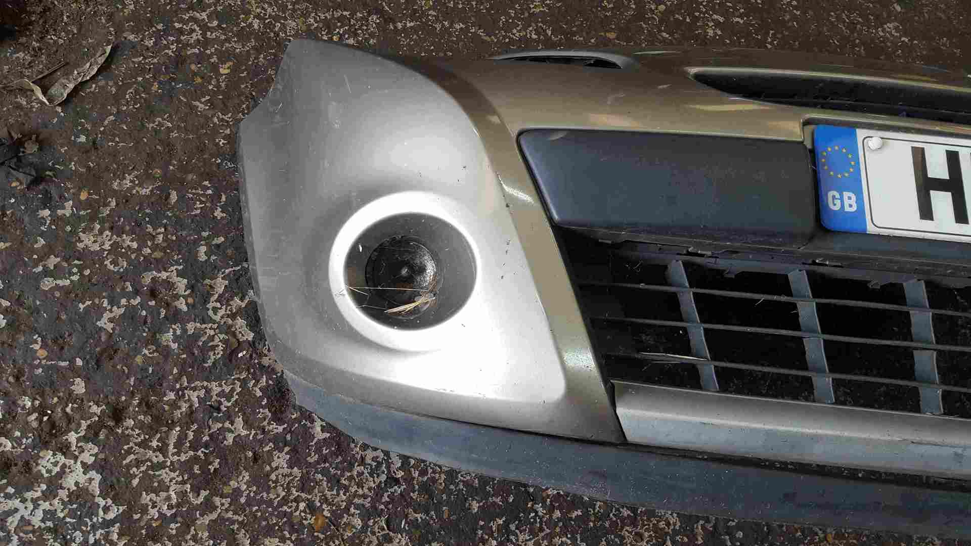 Renault Clio MK3 Estate 2009-2012 Front Bumper Beige Gold TEHNK 195