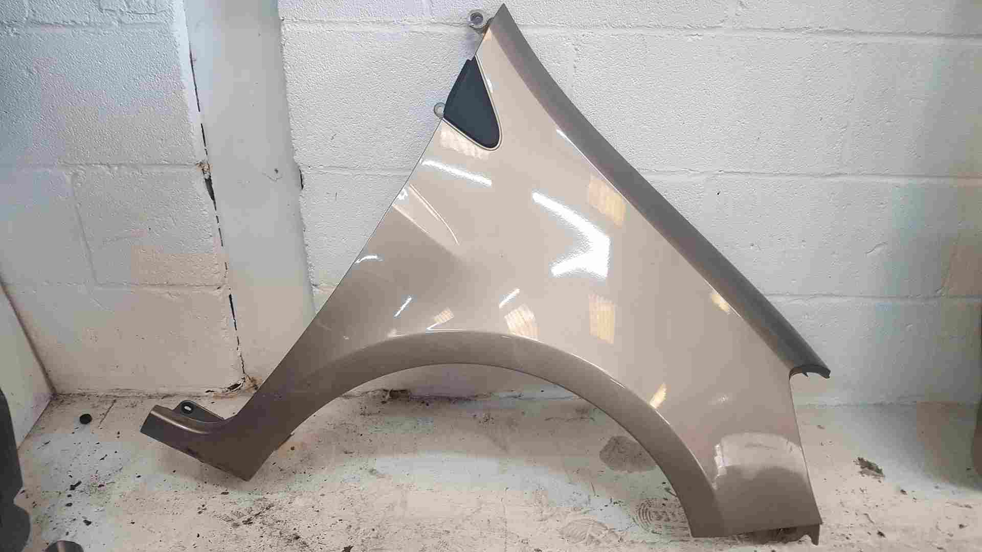 Thumb 2 Renault Clio MK3 PH2 2009-2012 Drivers Os Wing Quarter Panel Beige Tehnk 185