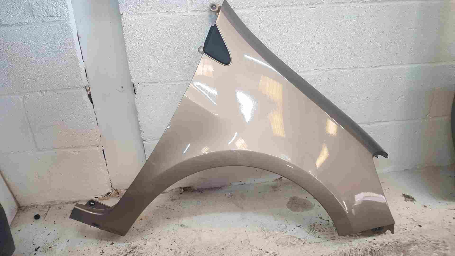 Thumb 3 Renault Clio MK3 PH2 2009-2012 Drivers Os Wing Quarter Panel Beige Tehnk 185