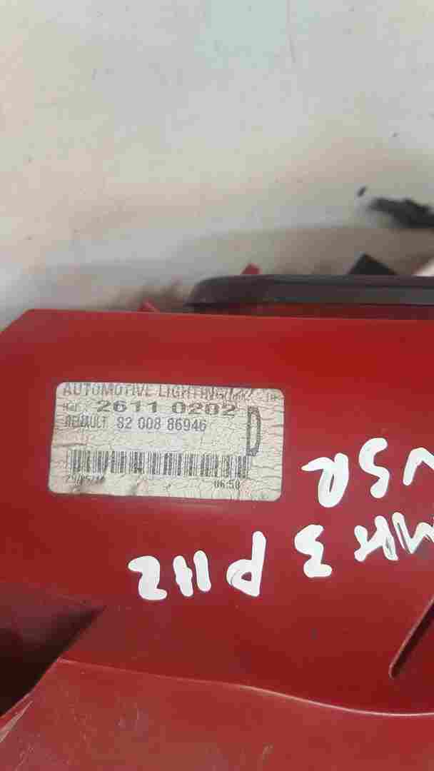 Thumb 3 Renault Clio MK3 Ph2 2009-2012 Drivers OSR Rear Facelift Light Lens 82008863946