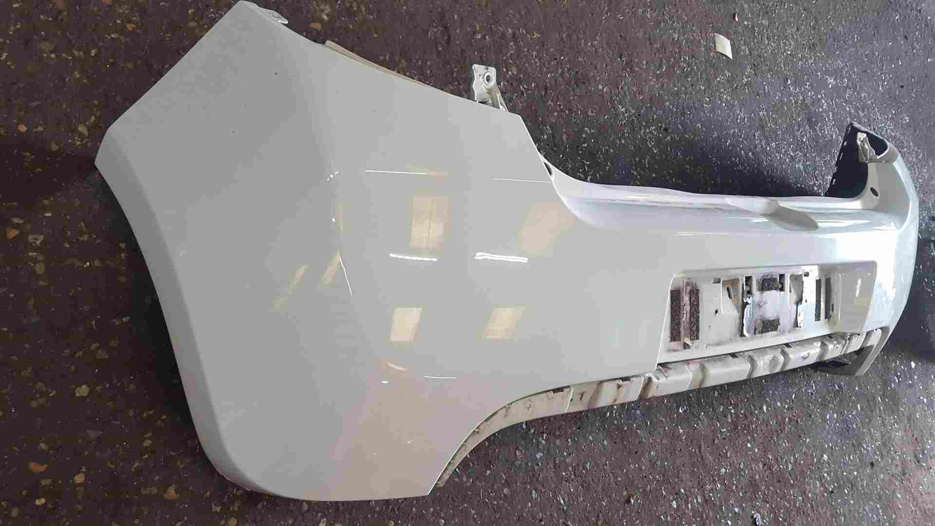 Thumb 2 Renault Clio MK3 Sport 2005-2009 CUP 197 200 Rear Bumper White 369 ov369