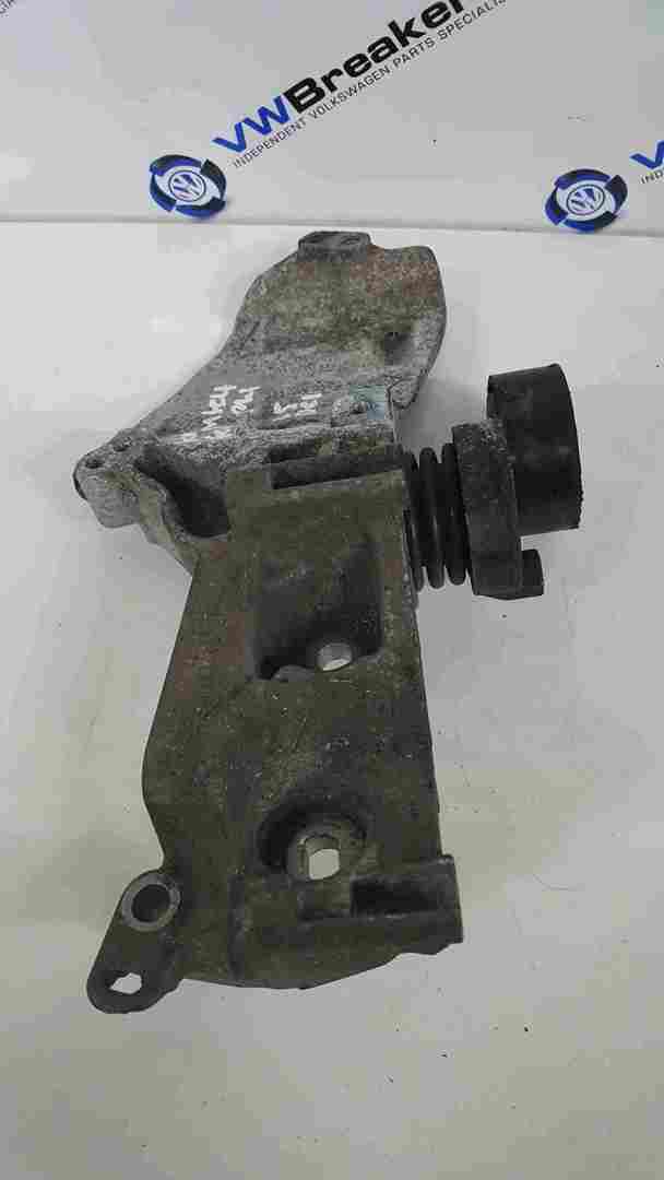 Thumb 2 Renault Clio MK4 2012-2018 Alternator Bracket Pulley K9K 608 8200669495