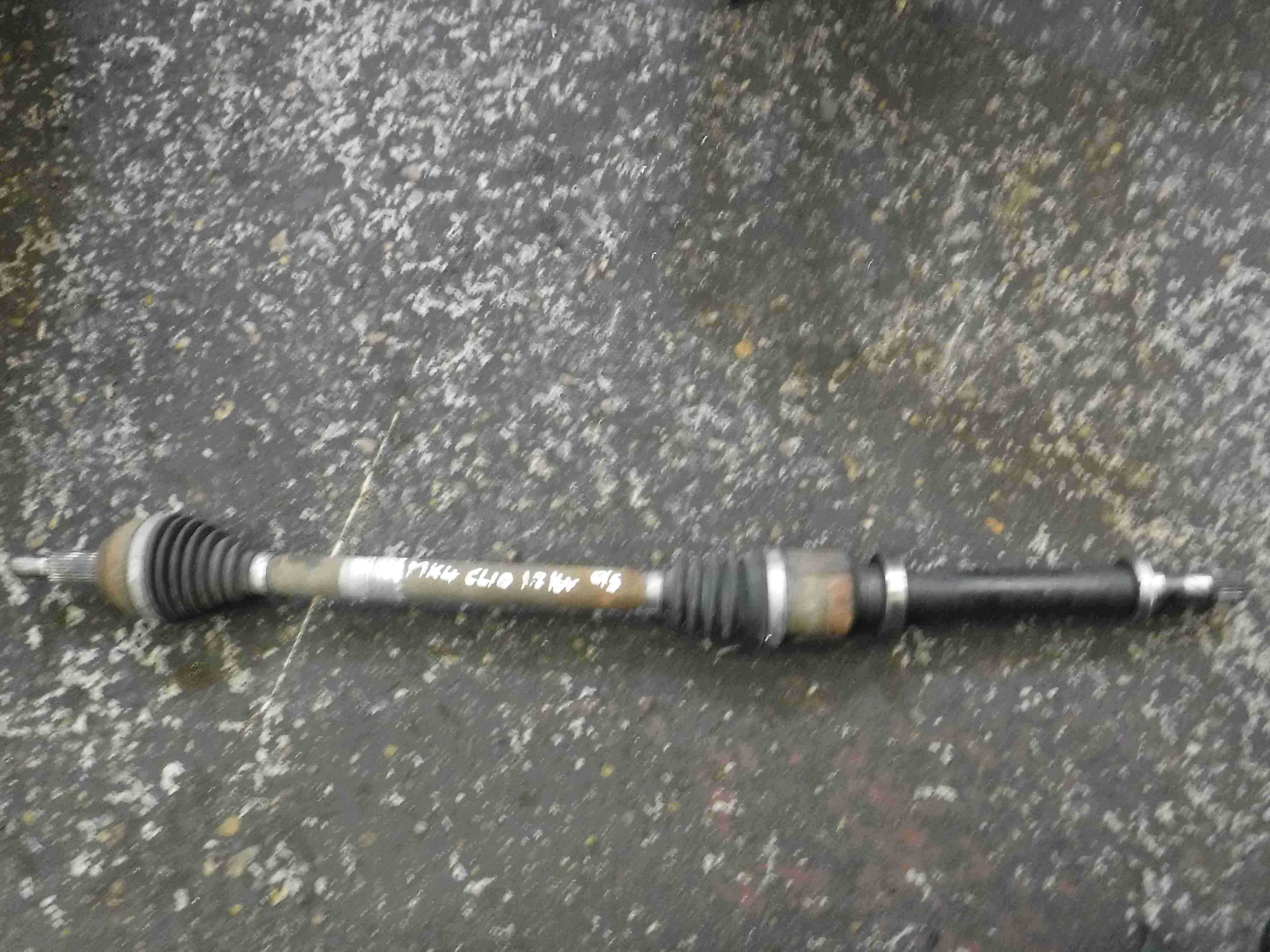 Renault Clio MK4 2013-2019 1.2 16v Drivers OSF Front Driveshaft 391000926r