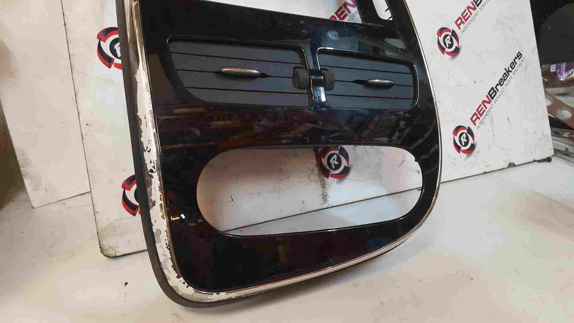 Thumb 3 Renault Clio MK4 2013-2019 Centre Heater Vents + Chrome Black Surround Trim 