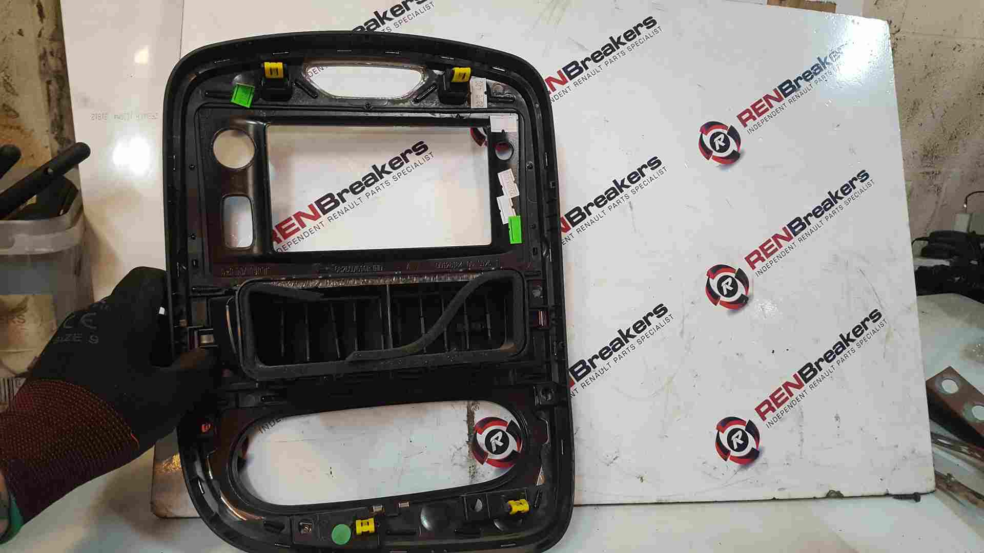 Thumb 2 Renault Clio MK4 2013-2019 Centre Heater Vents + Chrome Black Surround Trim 