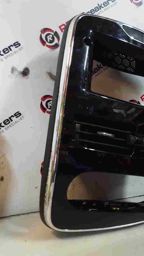Thumb 6 Renault Clio MK4 2013-2019 Centre Vent Dashboard Heater Display Surround Chrome 