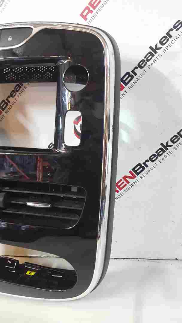 Thumb 5 Renault Clio MK4 2013-2019 Centre Vent Dashboard Heater Display Surround Chrome 