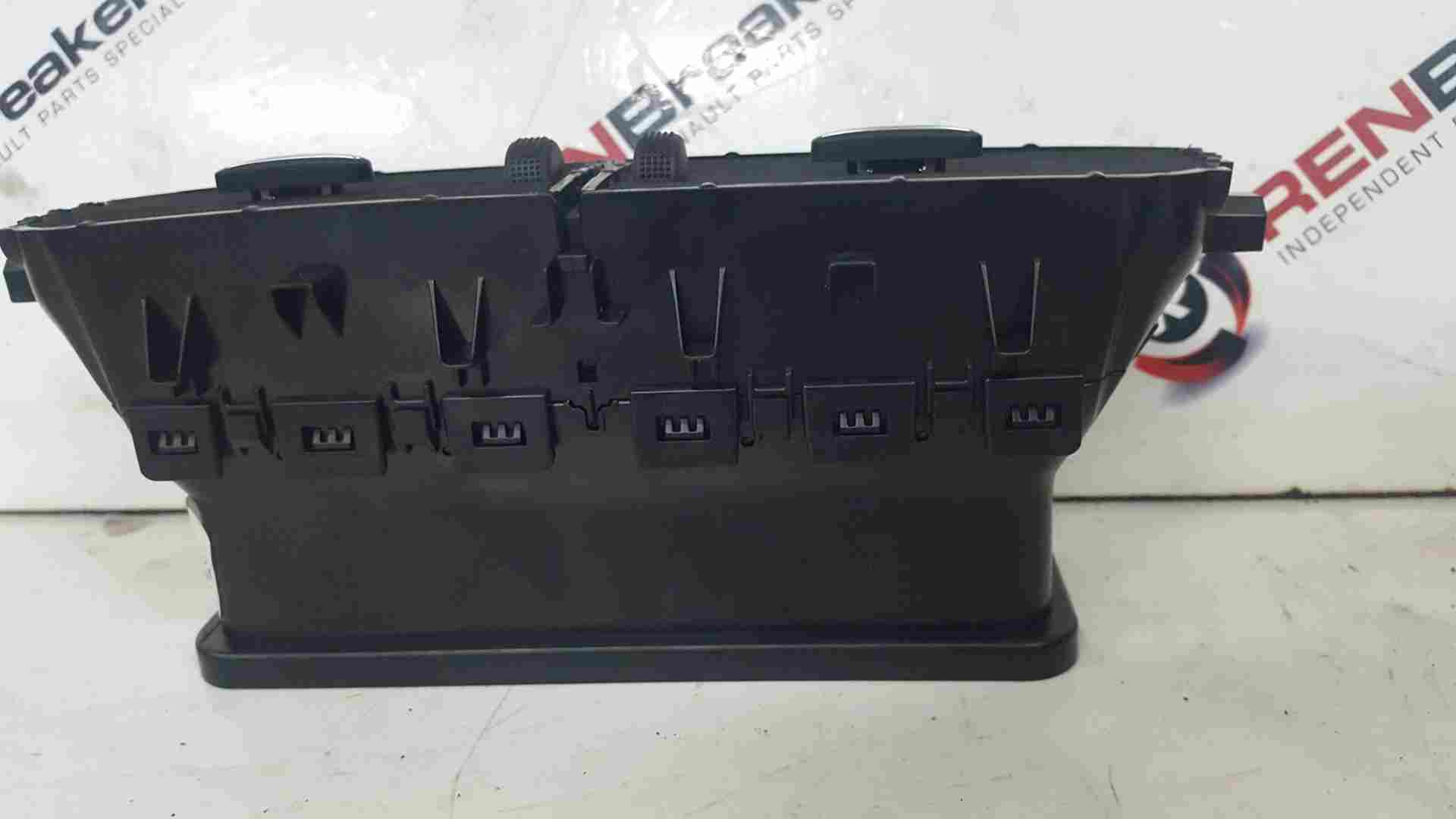 Thumb 3 Renault Clio MK4 2013-2019 Dashboard Centre Vent Vents 687507764R 687508859R