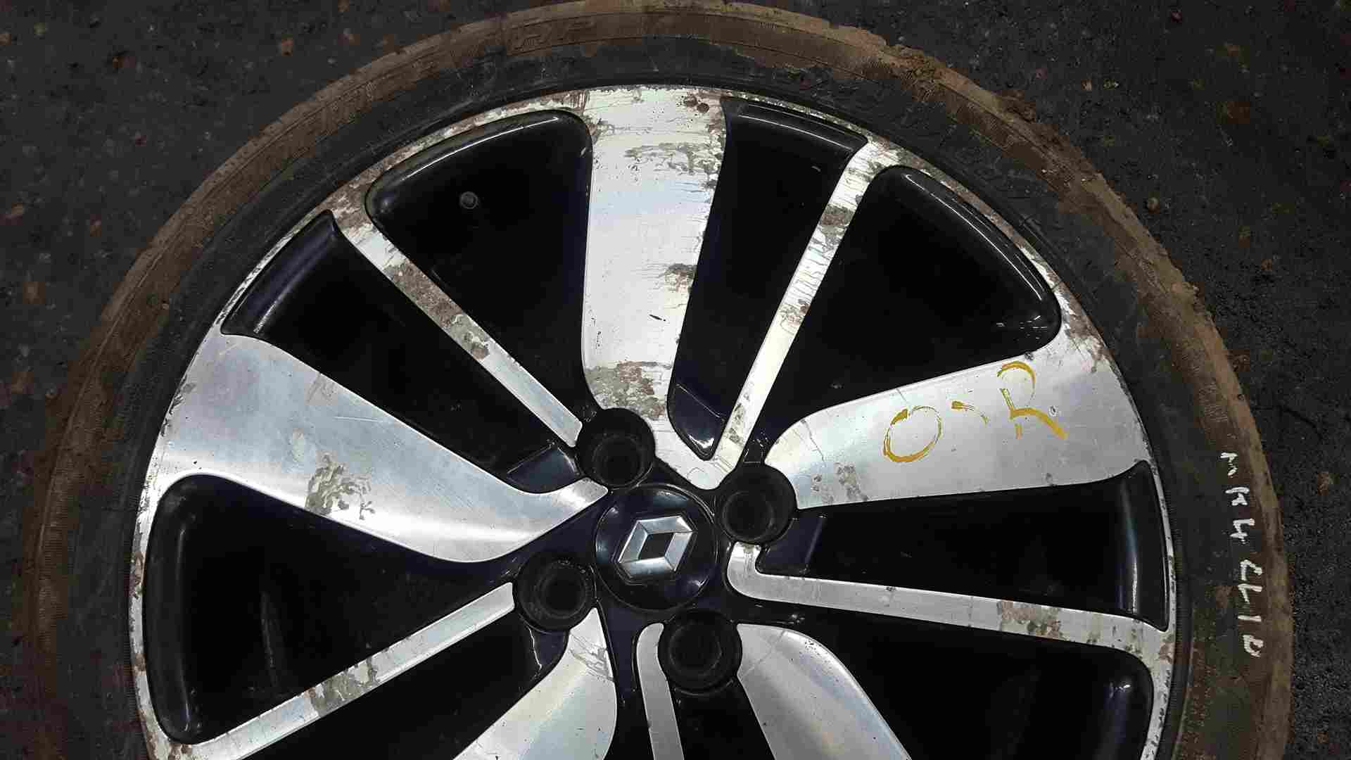 Thumb 5 Renault Clio MK4 2013-2019 Drenalic Alloy Wheel 17Inch 3/5 7Mm Tyre 205 45 17 j
