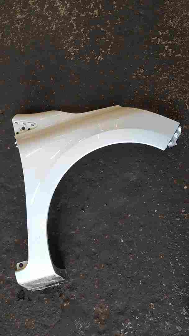 Thumb 5 Renault Clio MK4 2013-2019 Drivers Os Wing White Ov369