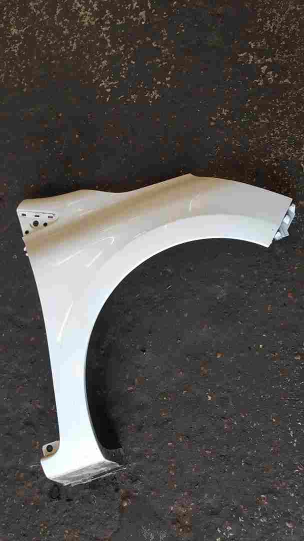 Thumb 3 Renault Clio MK4 2013-2019 Drivers Os Wing White Ov369