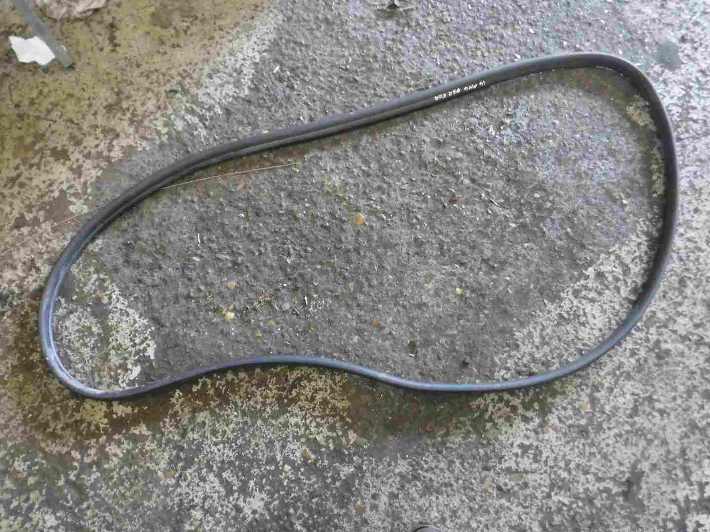 Renault Clio MK4 2013-2019 Drivers OSF Front Door Rubber Seal