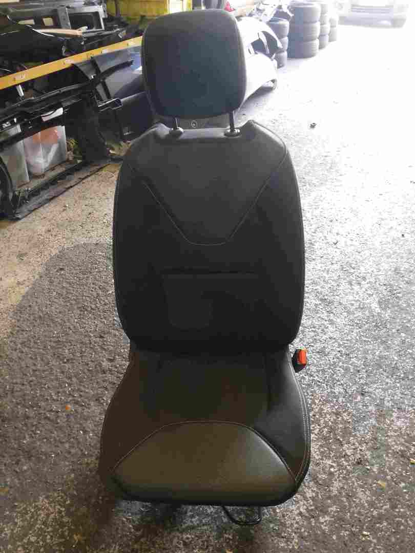 Renault Clio MK4 2013-2019 Drivers OSF Front Seat Chair