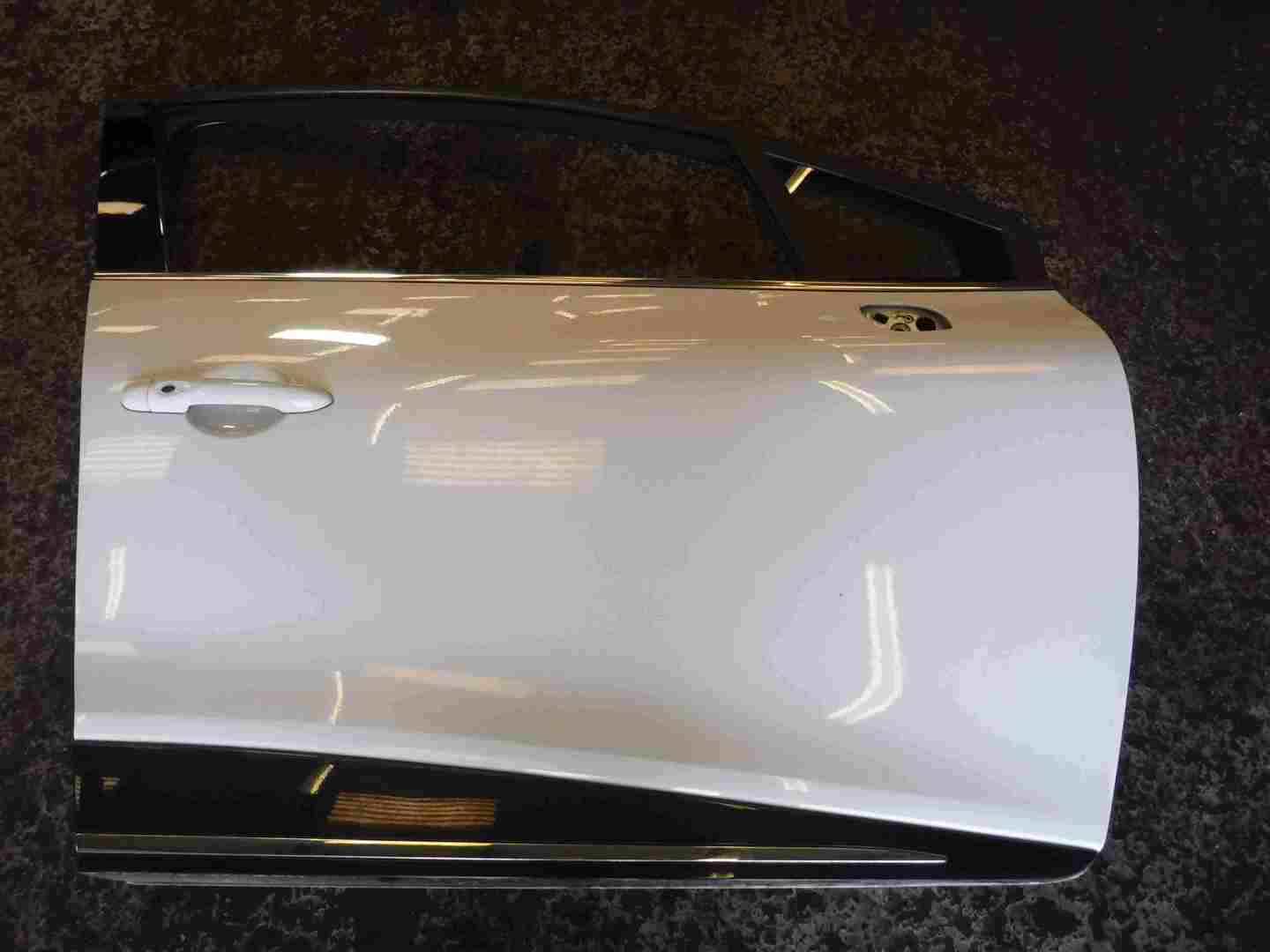 Renault Clio MK4 2013-2019 Drivers OSF Front White Door OV369