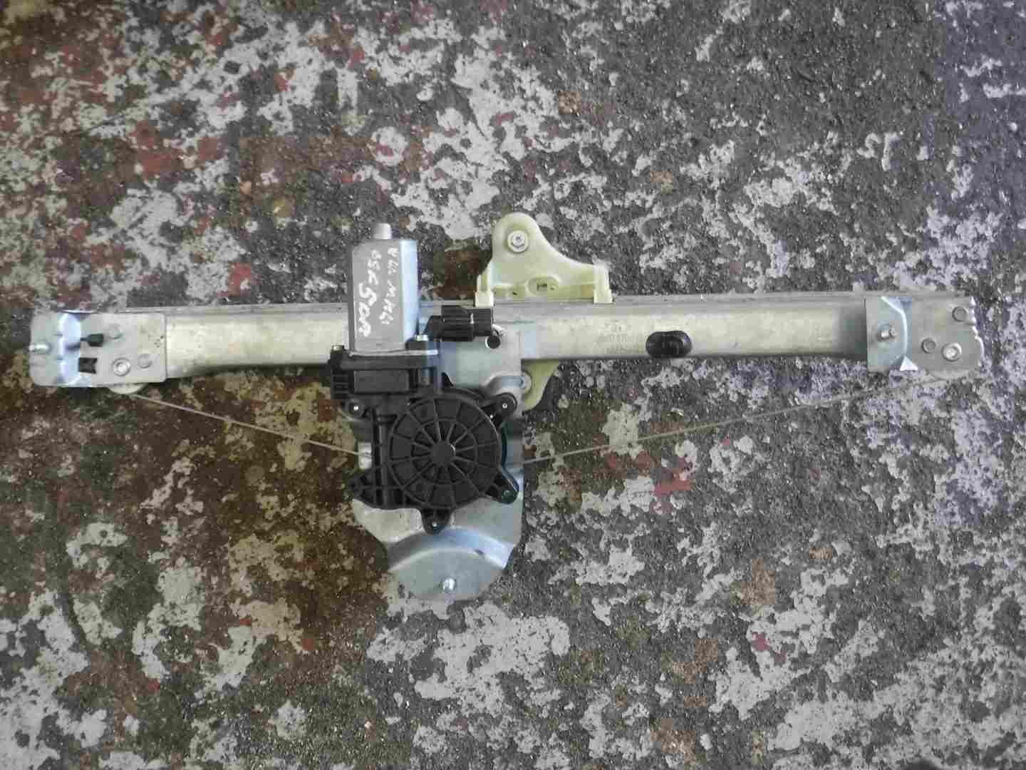 Renault Clio MK4 2013-2019 Drivers OSF Front Window Motor Regulator 2 pin