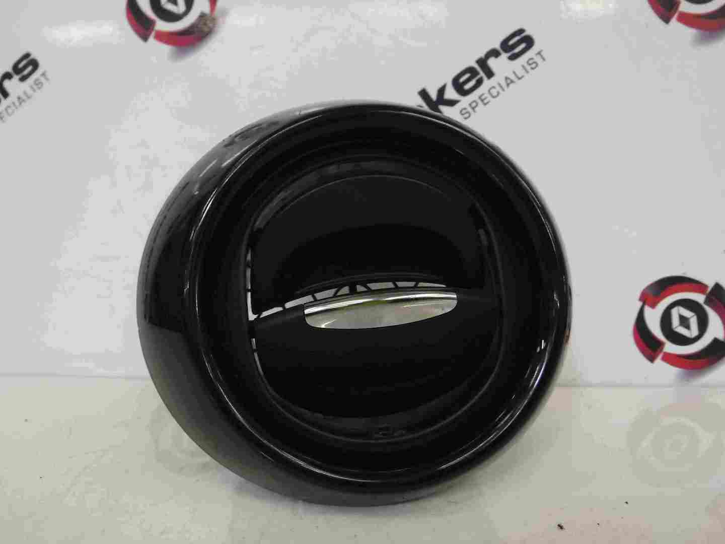 Renault Clio MK4 2013-2019 Drivers OSF Heater Vent Chrome Black 687601310R