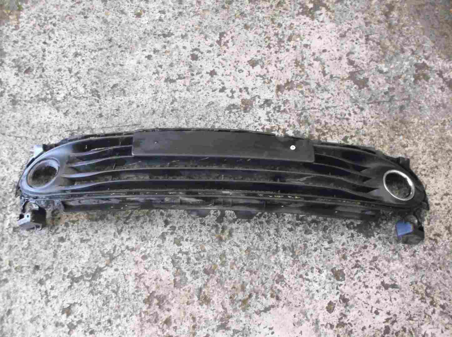 Renault Clio MK4 2013-2019 Front Bumper Grile Moulding 628165104r 622542958r