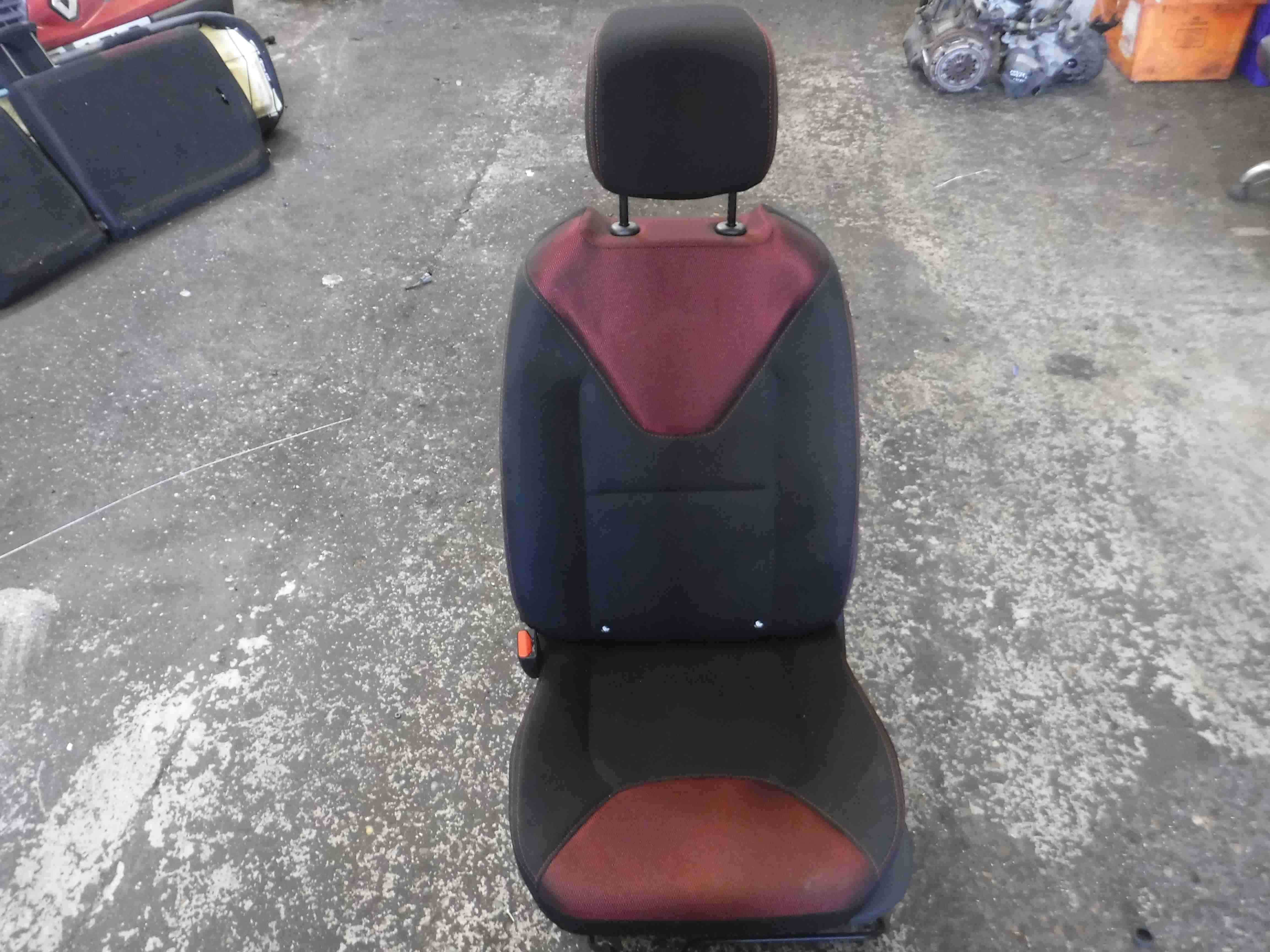 Renault Clio MK4 2013-2019 Passenger NSF Front Seat Chair Red + Black