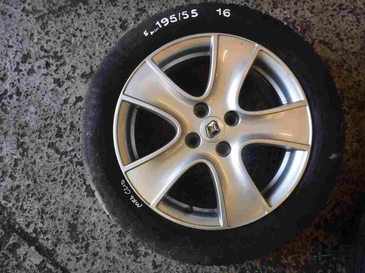 Renault Clio MK4 2013-2019 Passion Alloy Wheel + Tyre 195 55 16 7mm 4/5