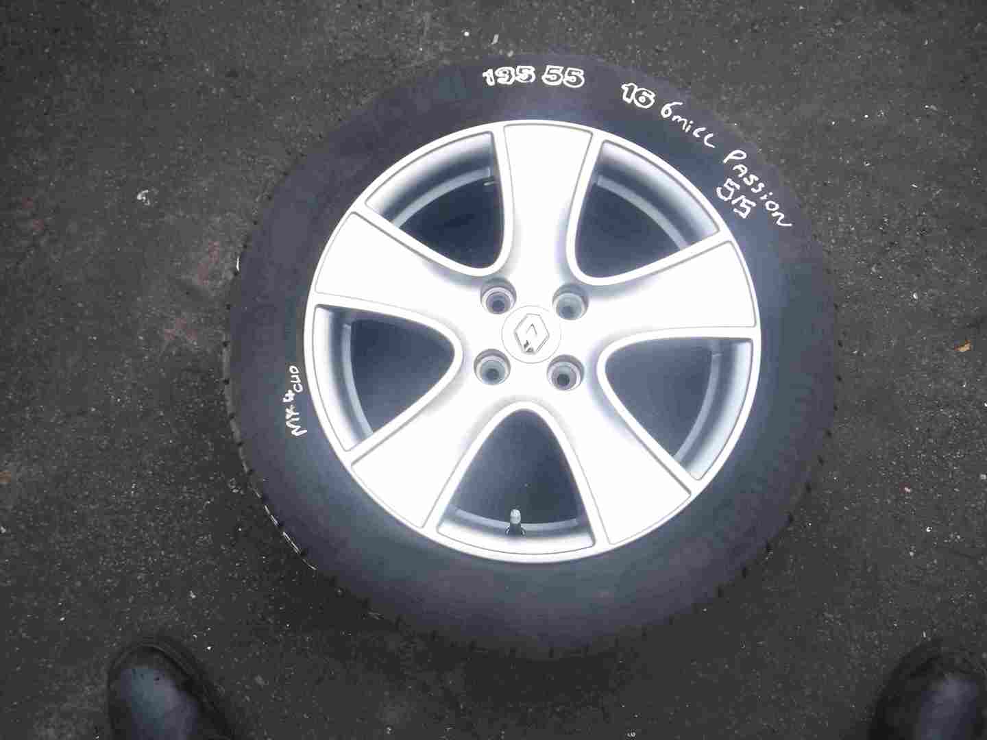 Renault Clio MK4 2013-2019 Passion Alloy Wheel + Tyre 195 55 16 6mm 5/5