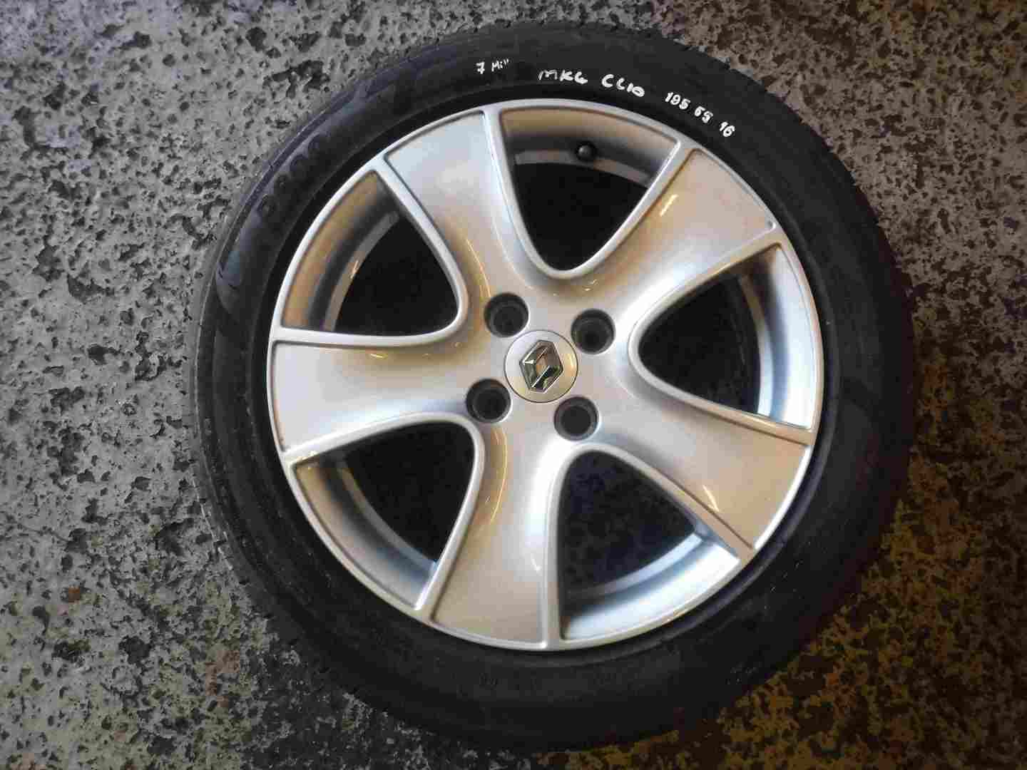 Renault Clio MK4 2013-2019 Passion Alloy Wheel + Tyre 195 55 16 7mm 3/5