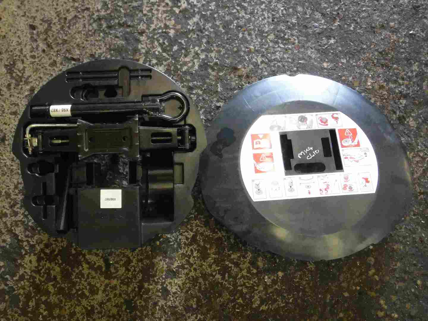 Renault Clio MK4 2013-2019 Spare Wheel Jack Set Tools
