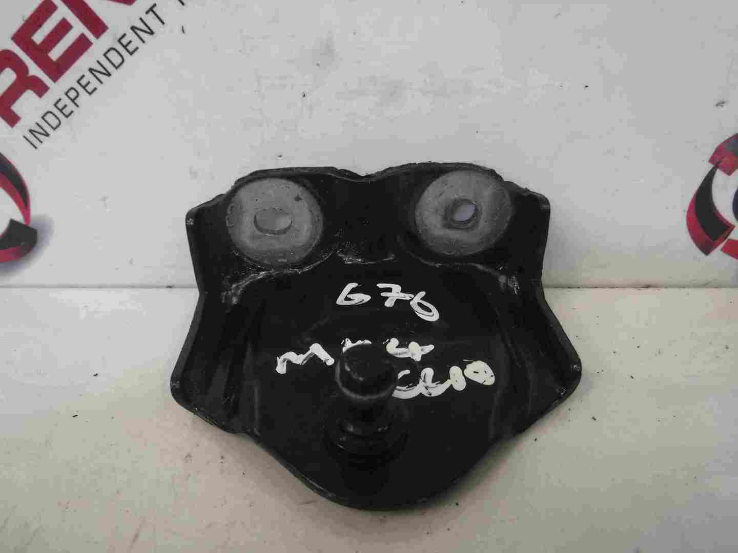 Renault Clio MK4 2013-2019 Tailgate Boot Strut Bracket Black 676
