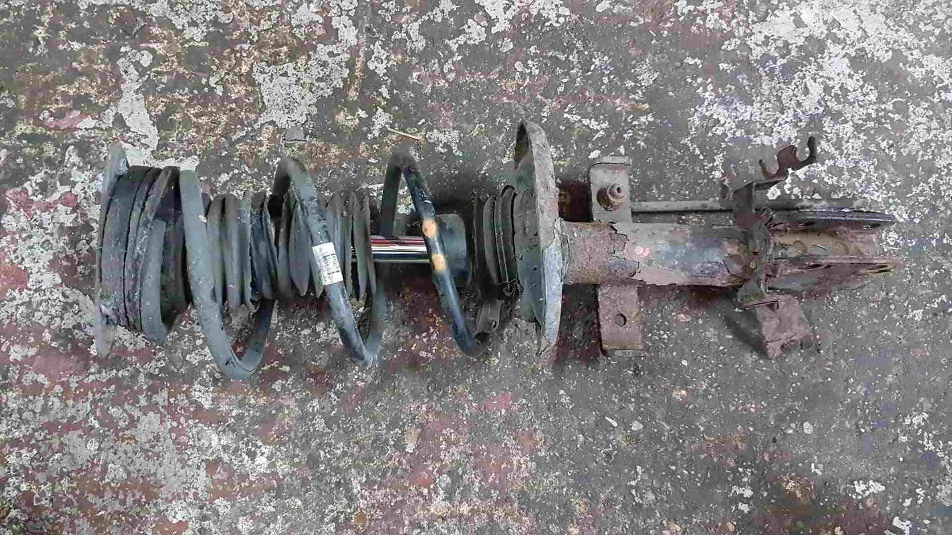 Thumb 3 Renault Clio MK4 2013-2016 0.9 TCE Passenger NSF Shock Spring LEG Suspension