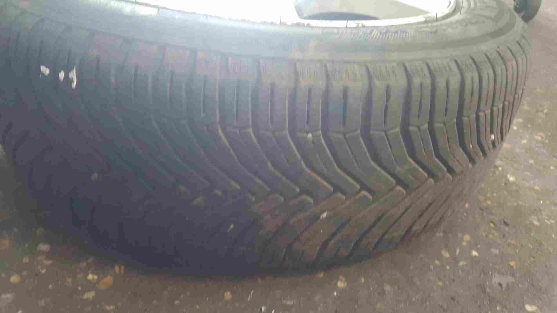 Thumb 6 Renault Clio MK4 2013-2019 Passion Alloy Wheel + Tyre 195 55 16 6Mm 3/5